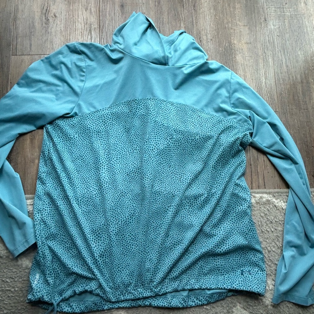 Under Armour Blue light weight long sleeve